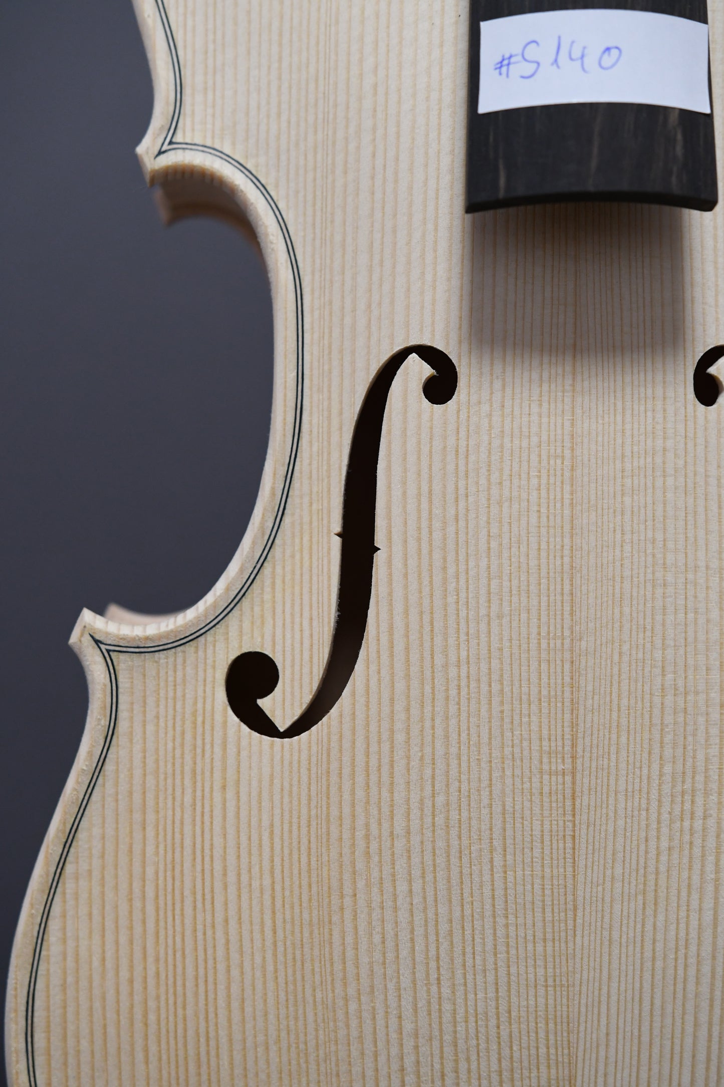 Vioară Nr. 140 - Instrument alb