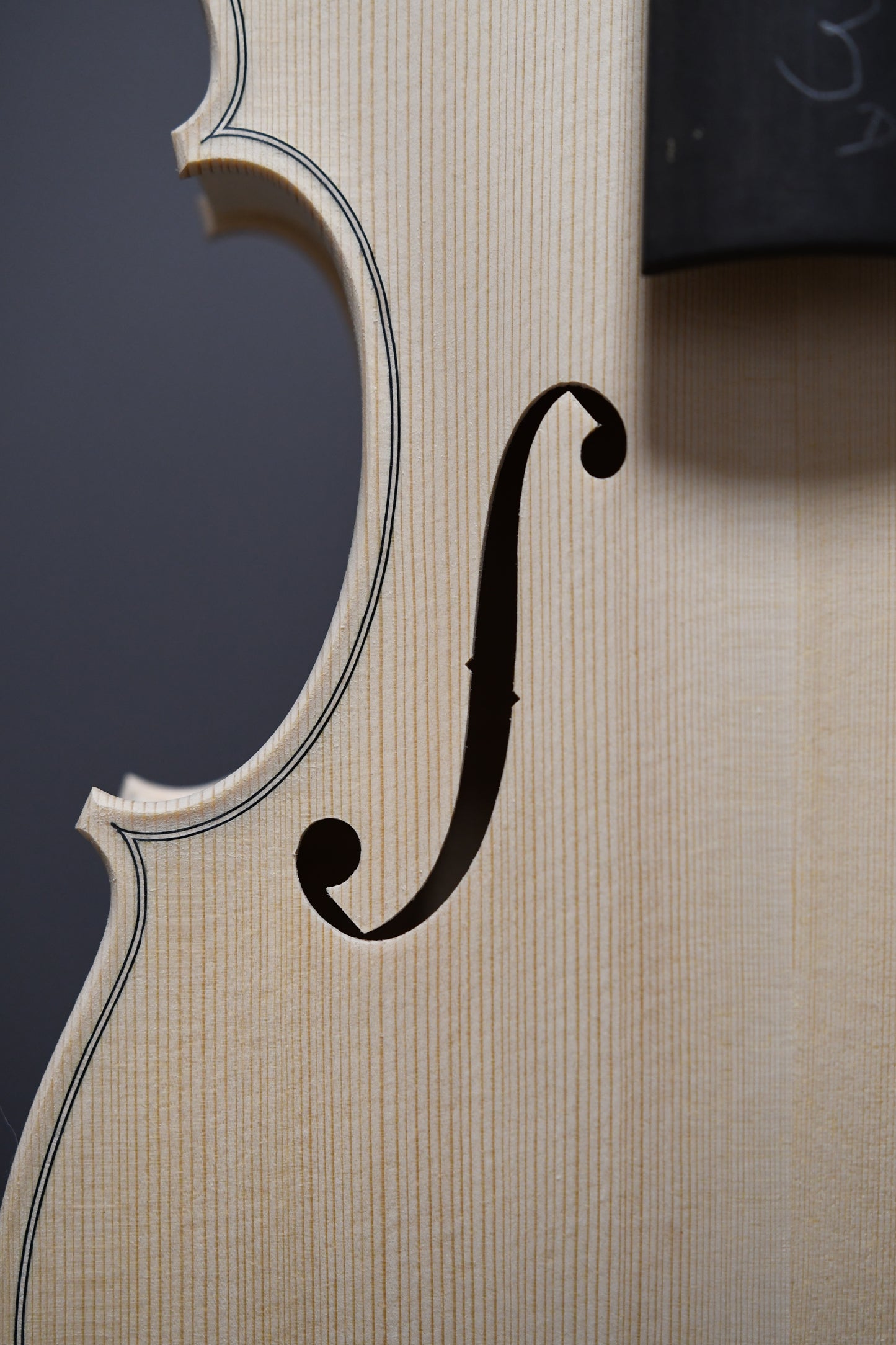 Vioară Nr. 3 - Instrument alb