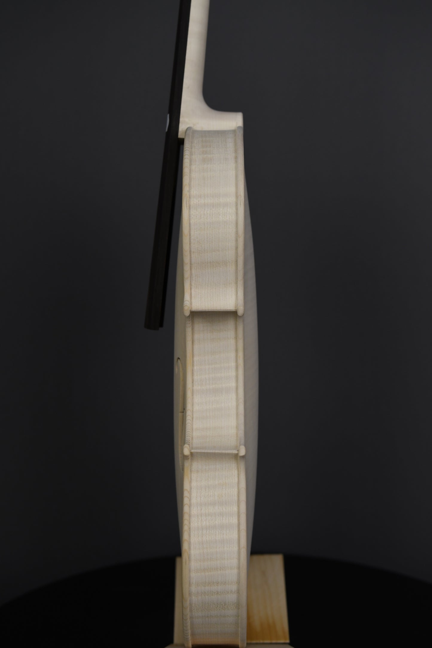 Vioară Nr. 93 - Instrument alb