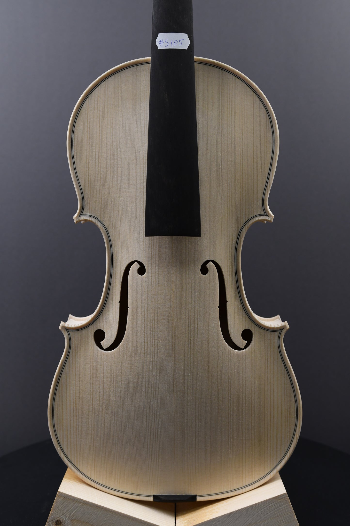 Vioară Nr. 105 - Instrument alb
