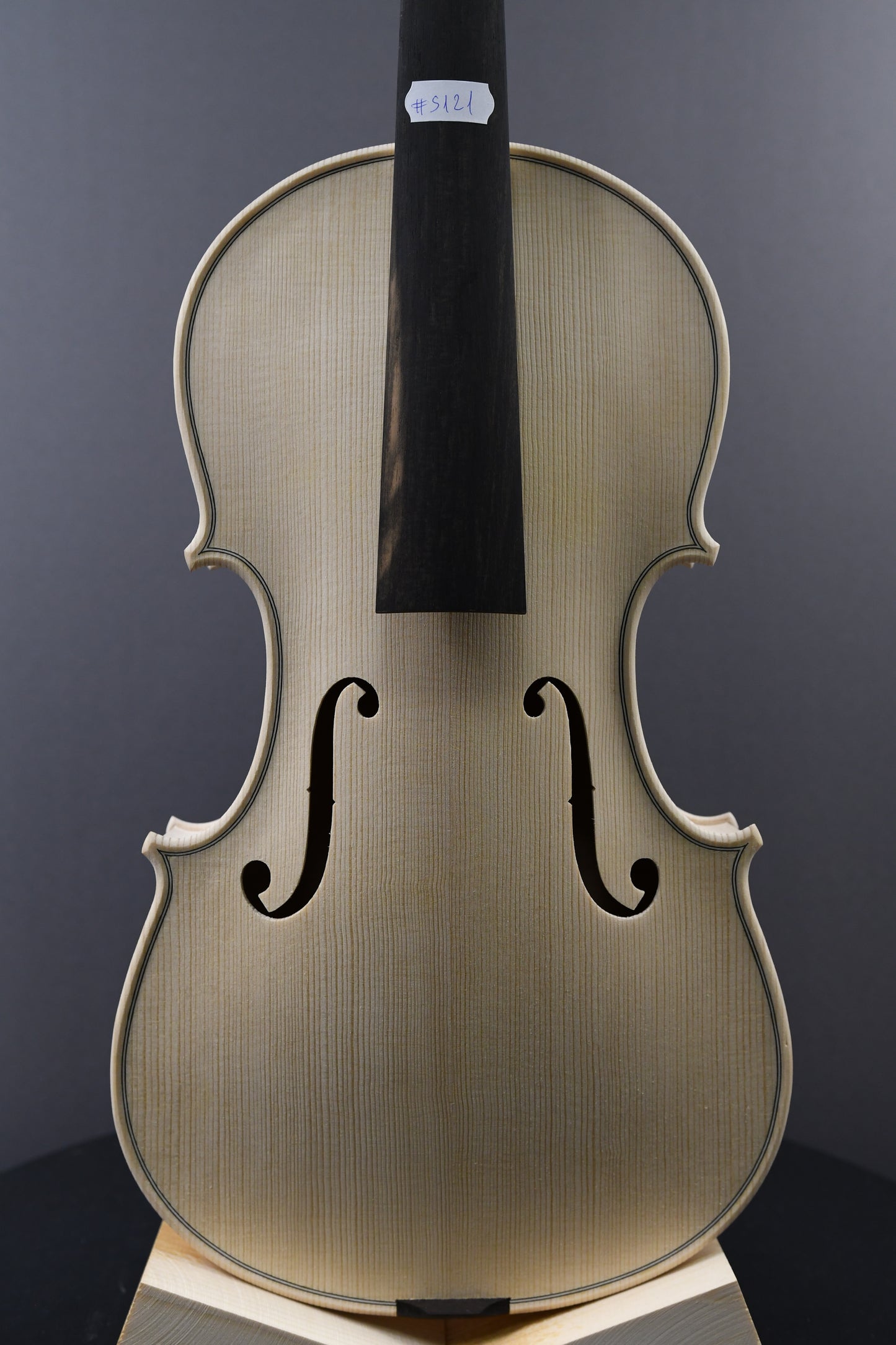 Vioară Nr. 121 - Instrument alb