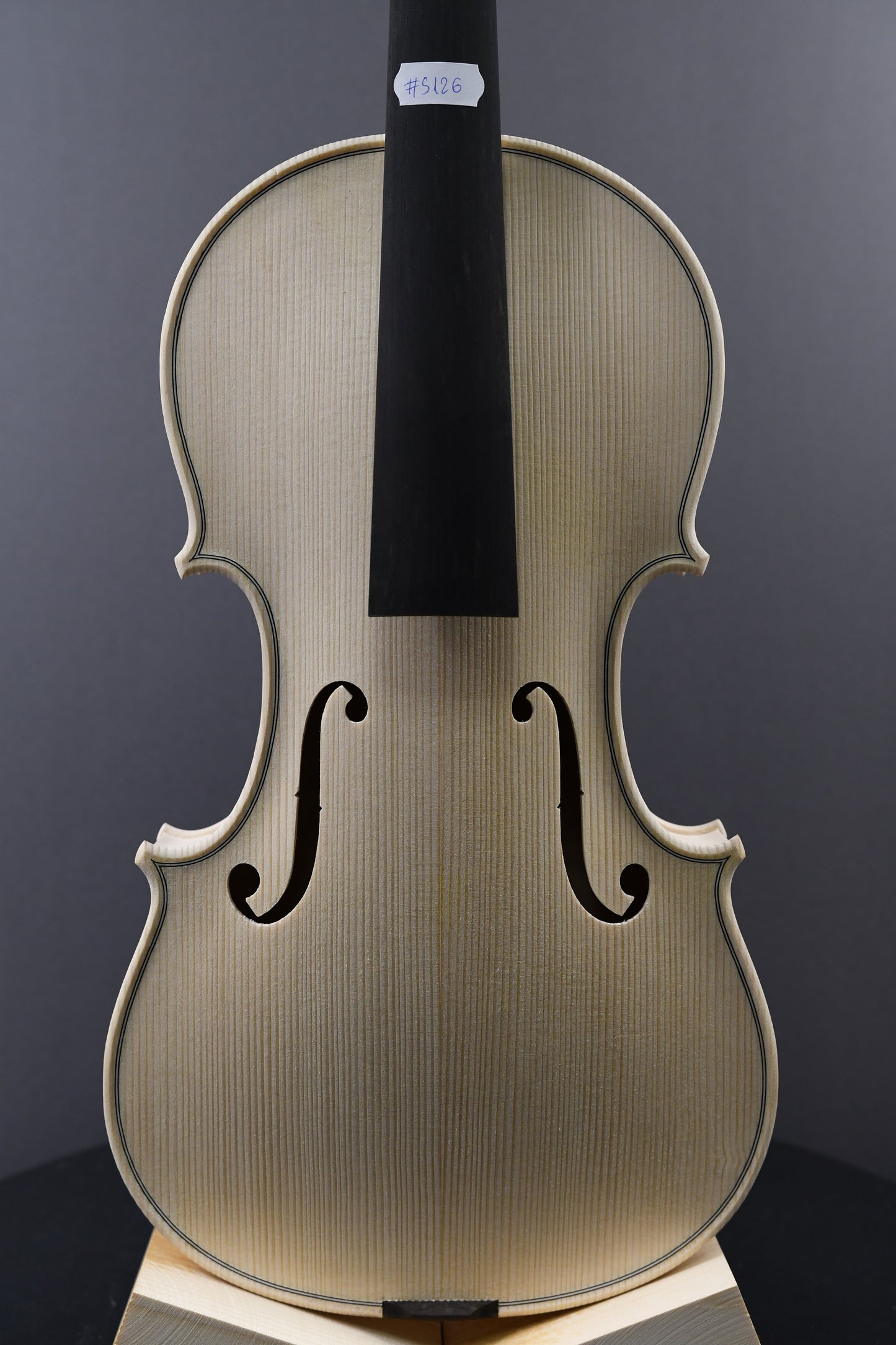 Vioară Nr. 126 - Instrument alb