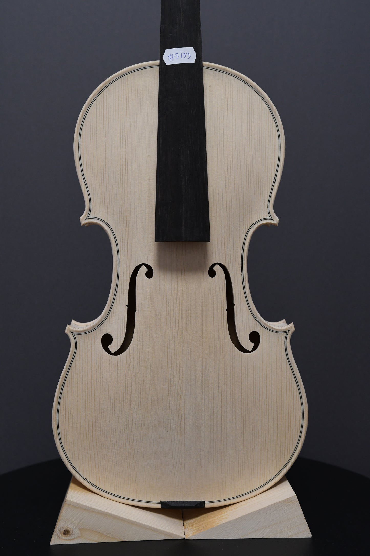 Vioară Nr. 133 - Instrument alb