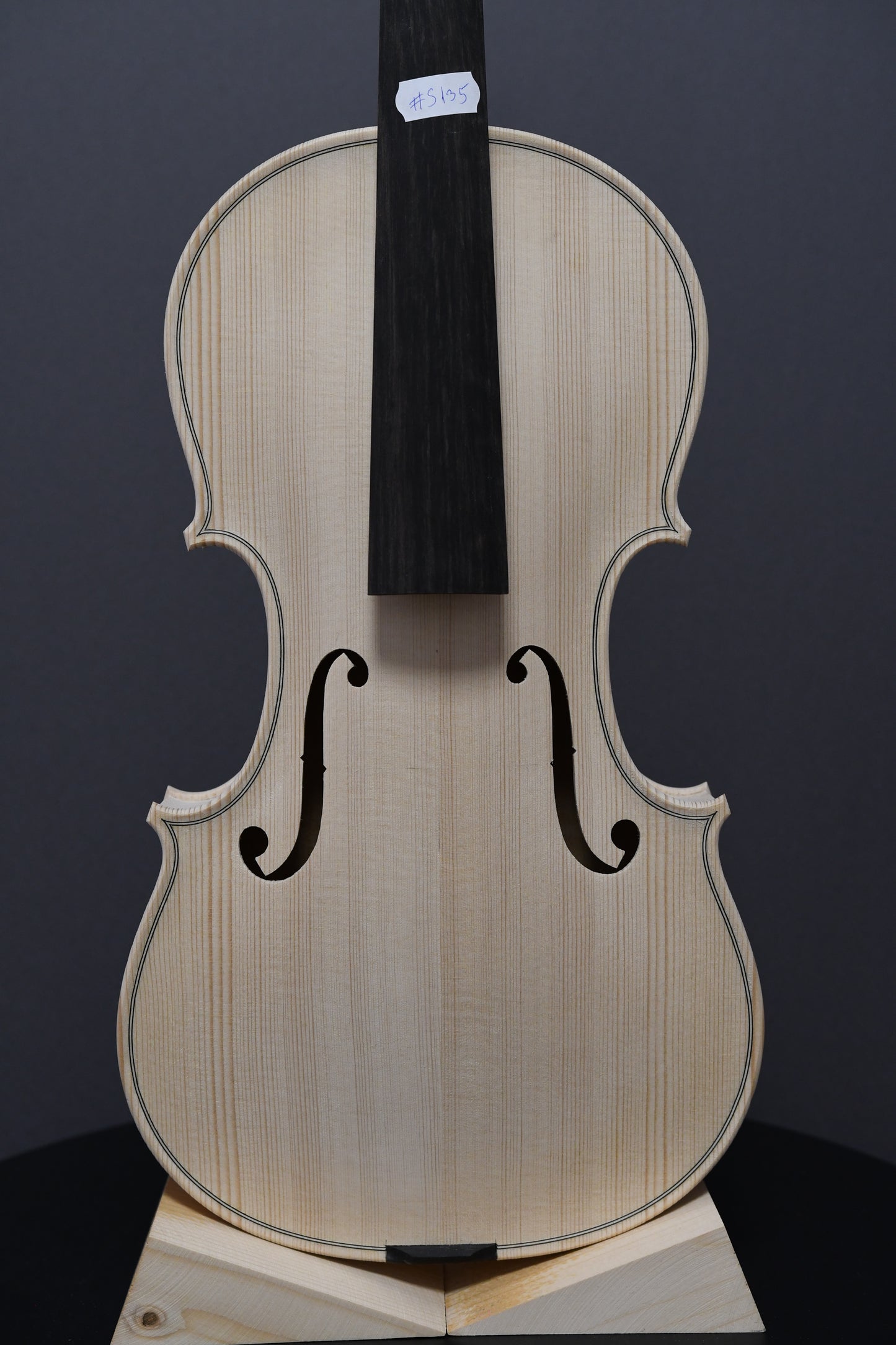 Vioară Nr. 135 - Instrument alb