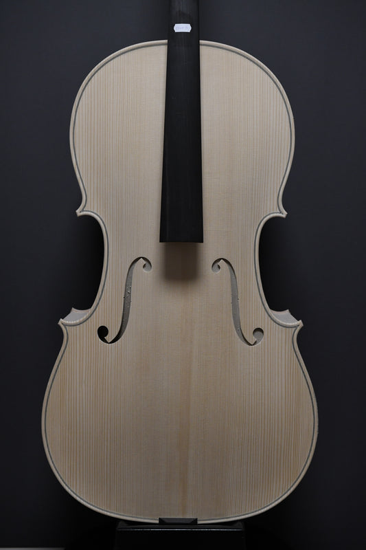 Violoncel Nr. 3 - Instrument alb