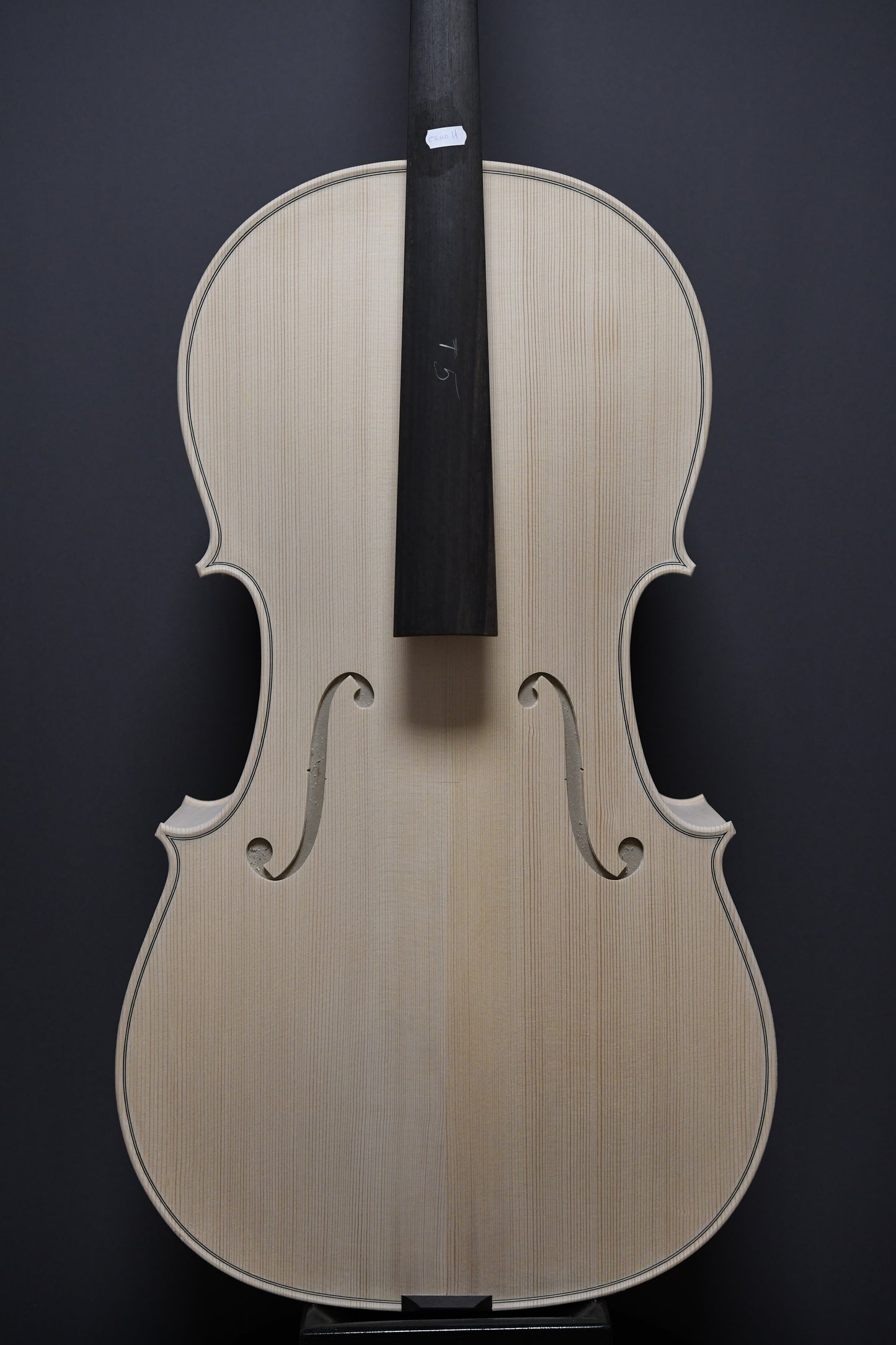 Violoncel Nr. 11 - Instrument alb