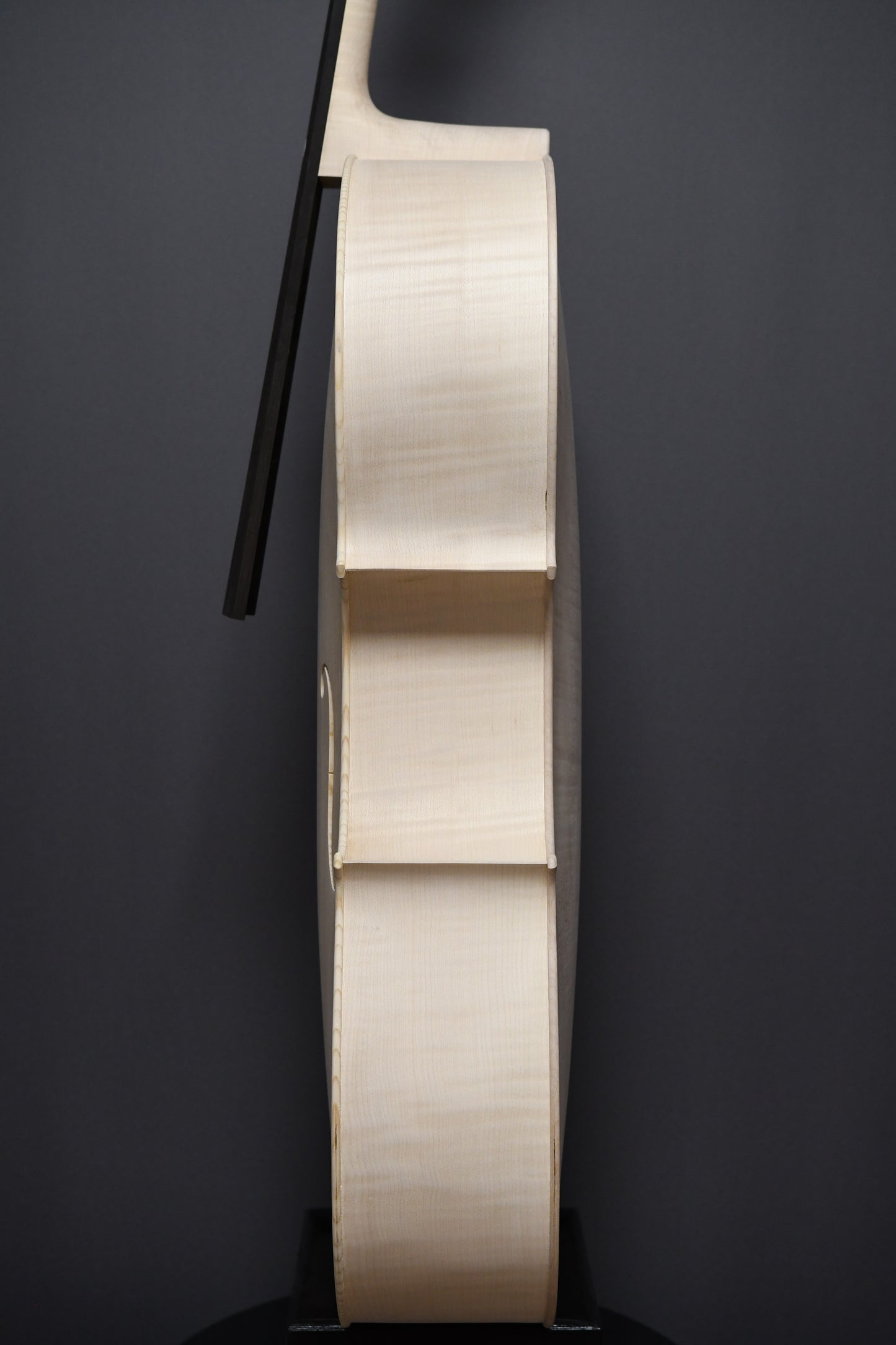 Violoncel Nr. 12 - Instrument alb