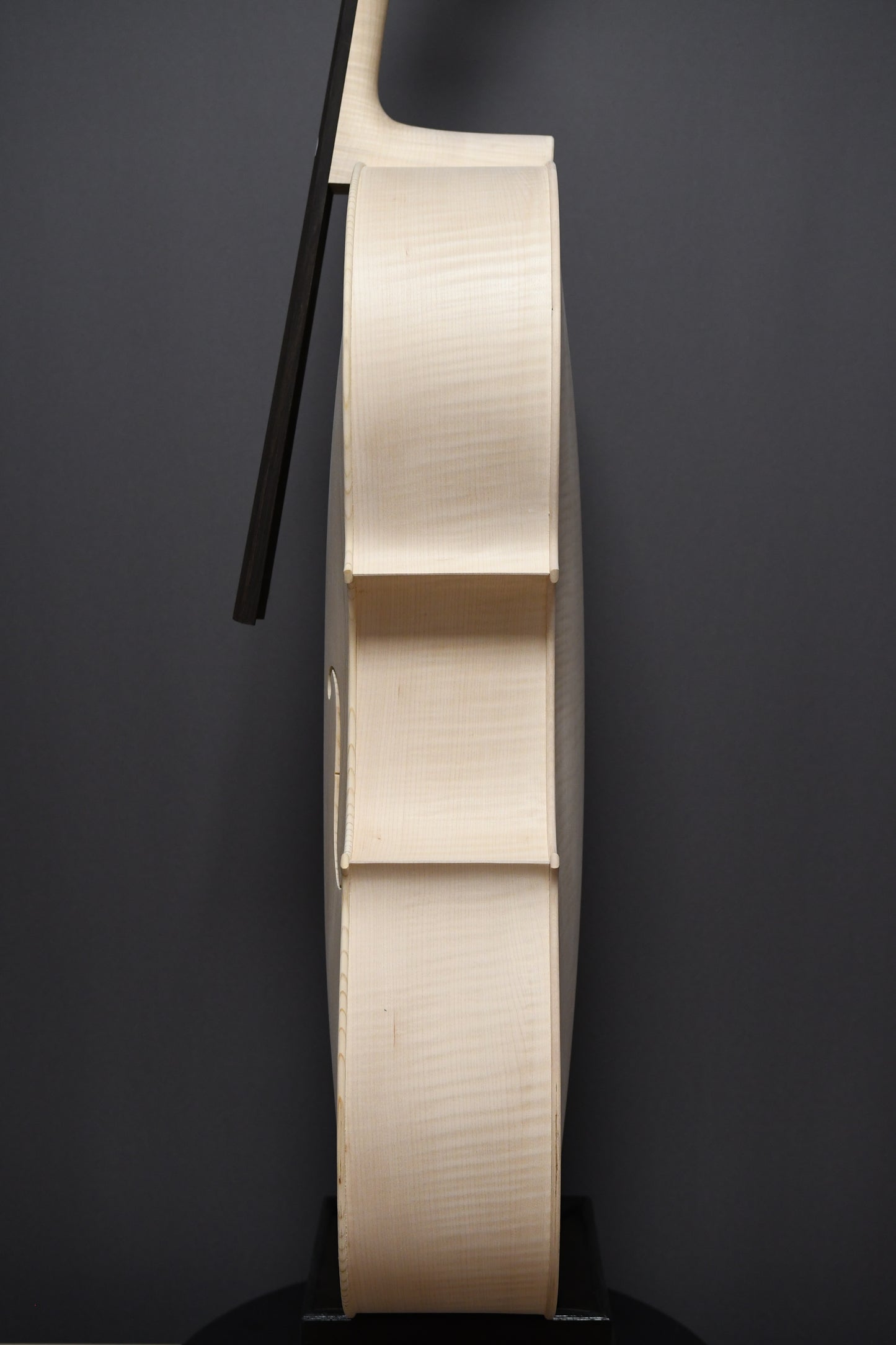 Violoncel Nr. 14 - Instrument alb