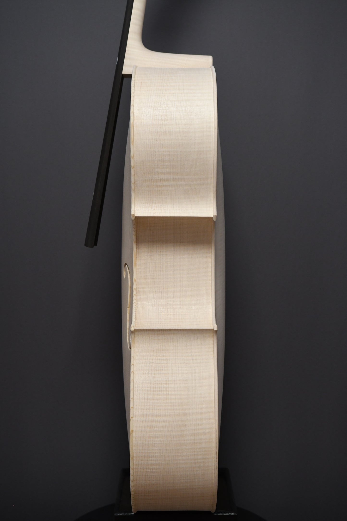 Violoncel Nr. 20 - Instrument alb