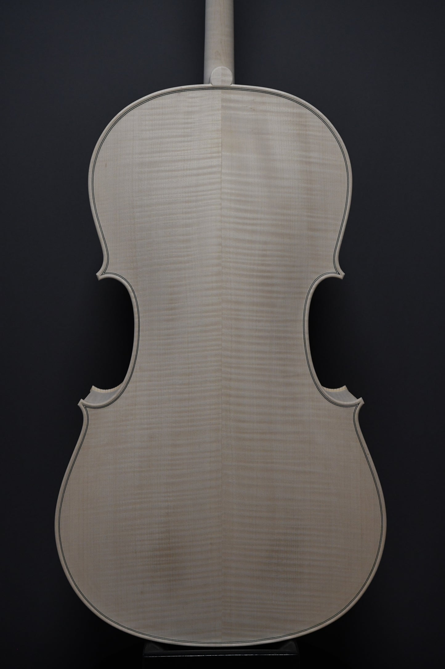 Violoncel Nr. 20 - Instrument alb