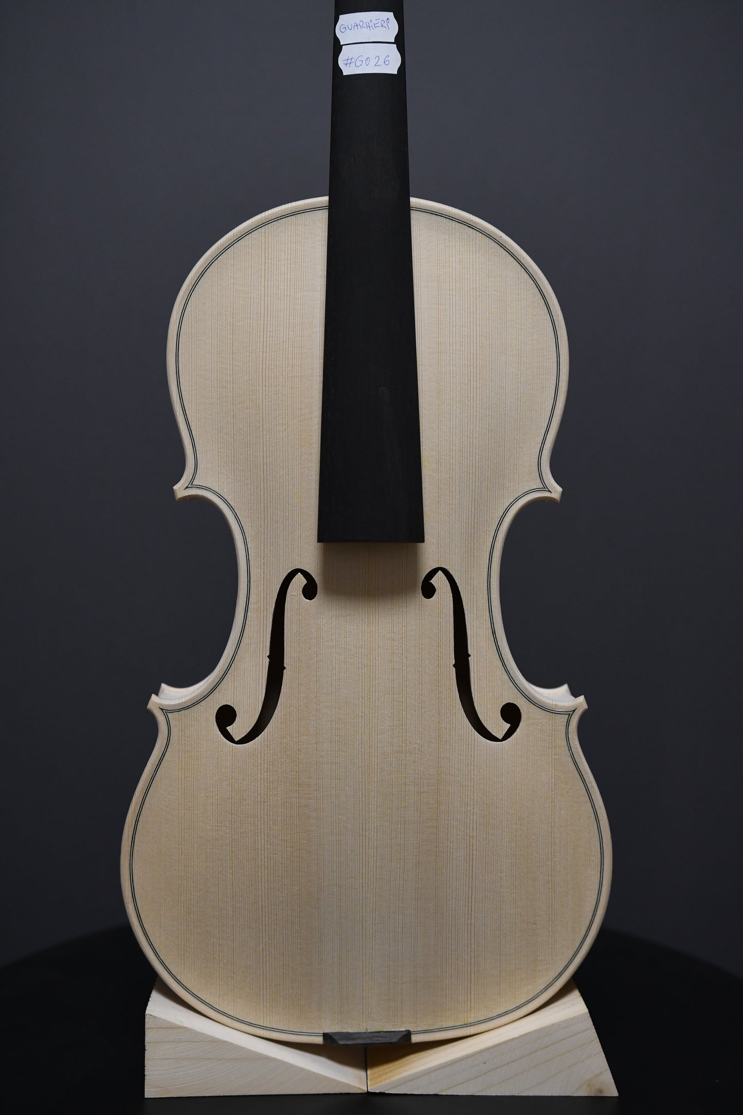 Vioară Nr.. 26 - Instrument alb